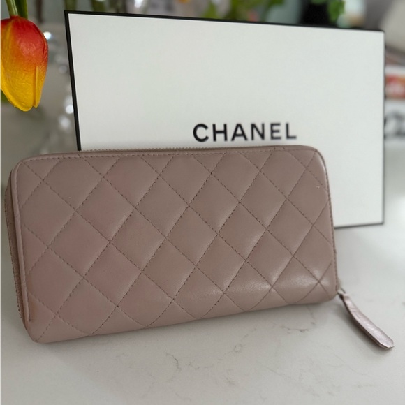 CHANEL Caviar Quilted Long Zip Wallet - Mauve/light pink - Picture 3 of 12